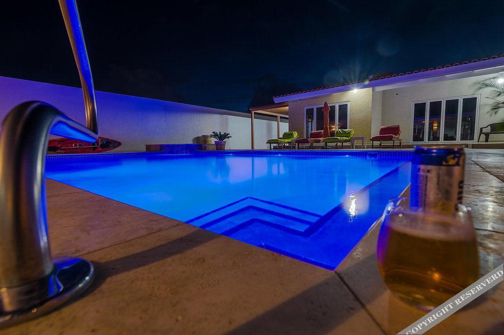 Aruba'S Bakval Suites 外观 照片